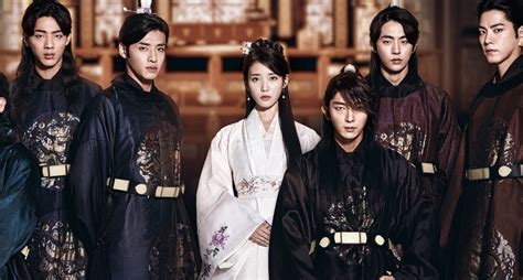 casting moon lovers